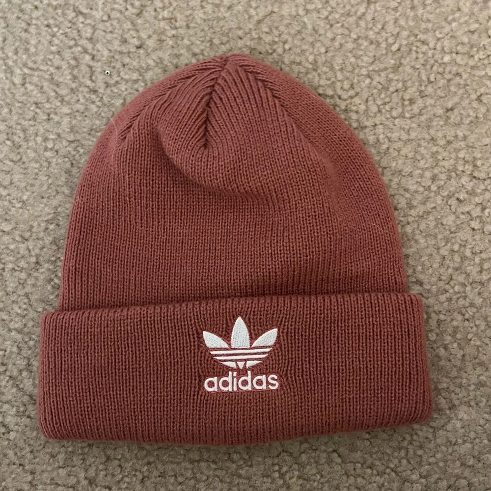 Adidas Beanie - Picture 1 of 2